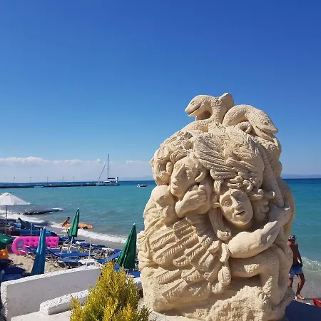 Lovely 2br 30m From The Beach Apartment Pefkochori